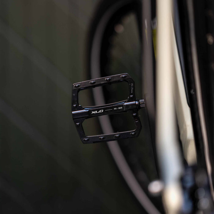 XLC Flat Pedal PD-M29 schwarz mit Reflektor